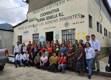 Comunidades de la Zona Reina construyen oportunidades para una economía solidaria, la paz, el empoderamiento y las buenas prácticas de las mujeres.